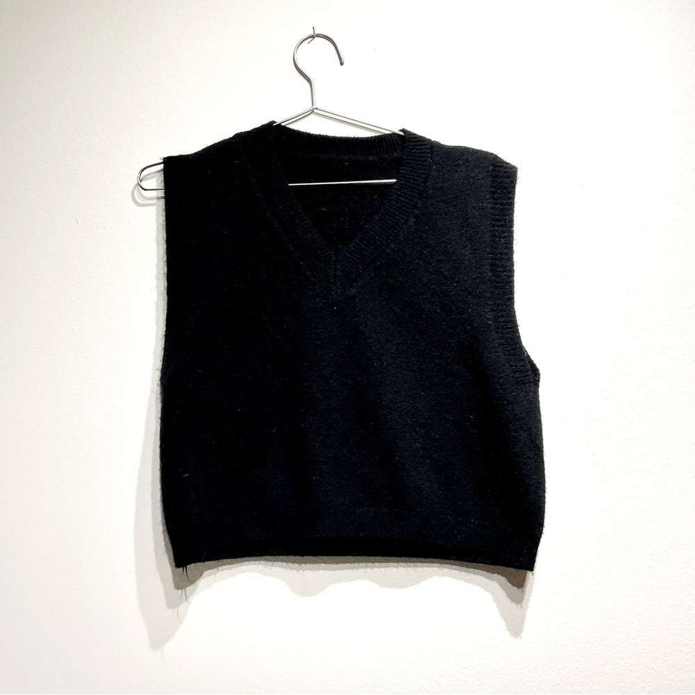 Classic Black Sleeveless Vest